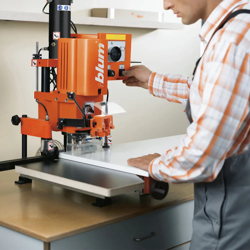 M01.ZB35.OS Broca para cazoleta para MINIPRESS P de BLUM