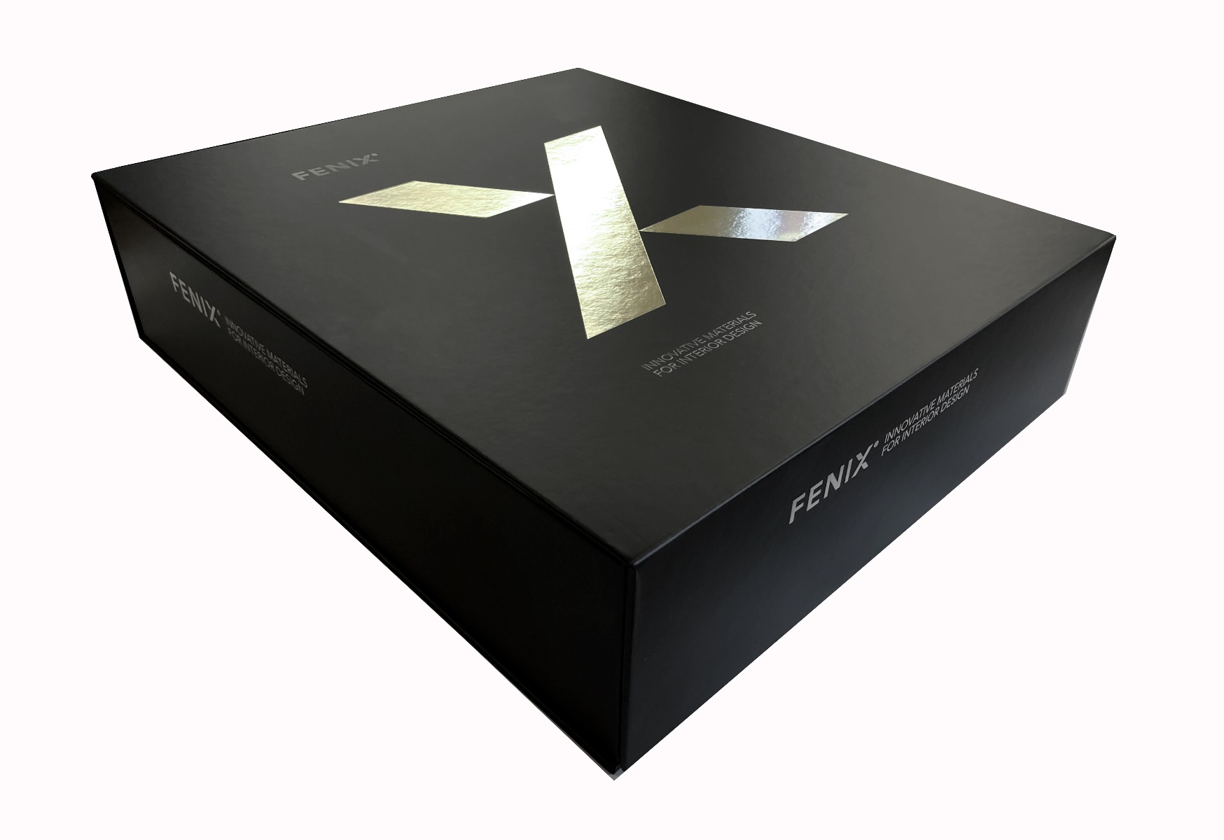 Muestrario Architectural Box con laminados y tableros FENIX de 5 cm x 10 cm.