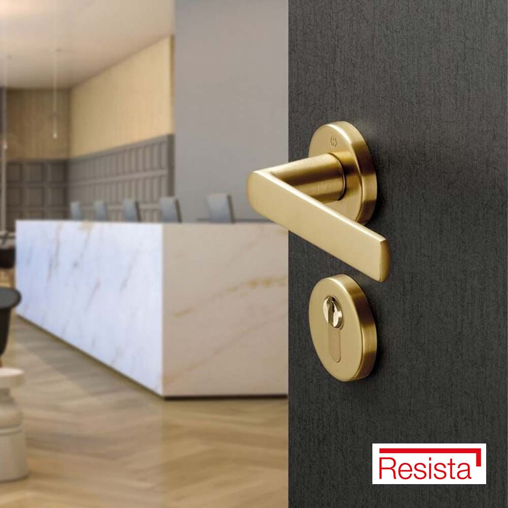 Set de manijas LOS ANGELES Resista® para recámara, acabado latón satinado