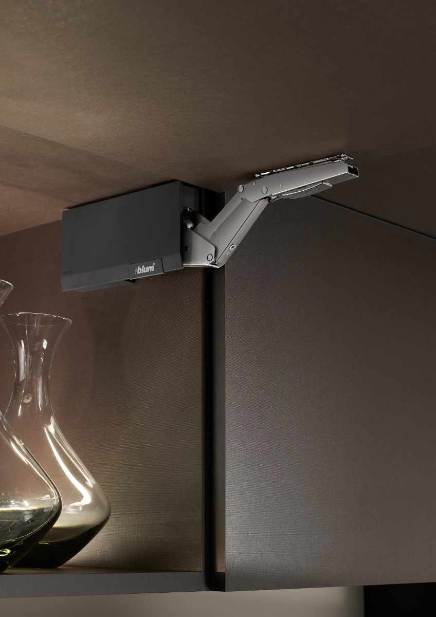 AVENTOS HK top | Sistema abatible para apertura de puerta con cierre suave