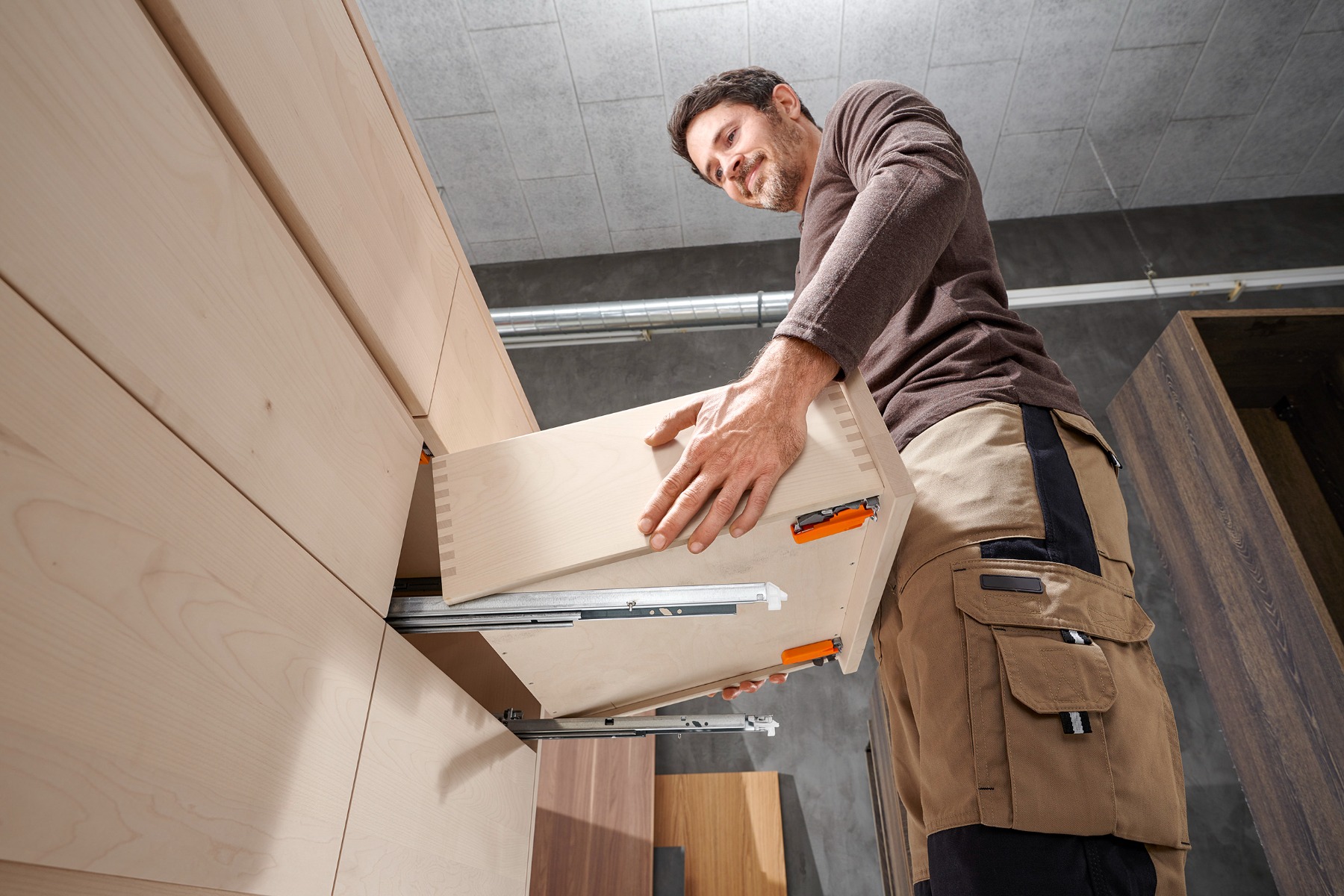 Bracket izquierdo/derecho corredera oculta TANDEM