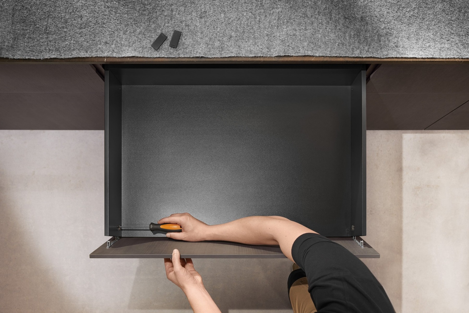 Cajón LEGRABOX Pure altura F, color negro carbón mate