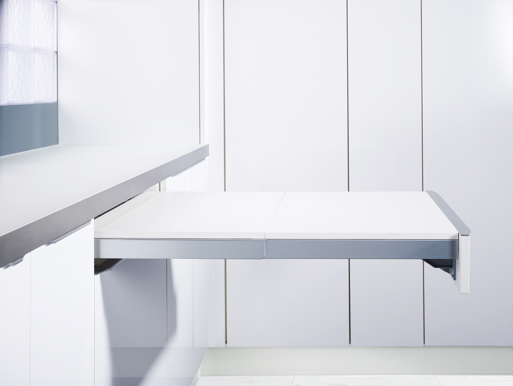 Mesa extraíble TOP FLEX, extensión 810 mm, ancho 450 a 900 mm, carga 30 kg.