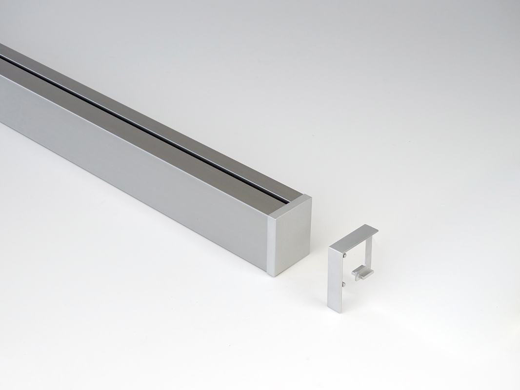 Porta cuchillos LINERO MOSAIQ  y perfil para instalación de 600 mm, color negro grafito