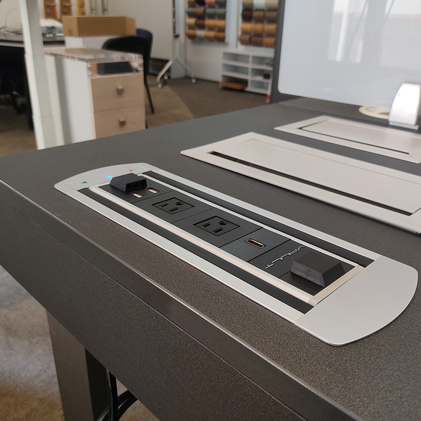 Multicontacto TURN 2, 2 conexiones eléctricas, 2 USB de carga y 1 HDMI, acabado aluminio