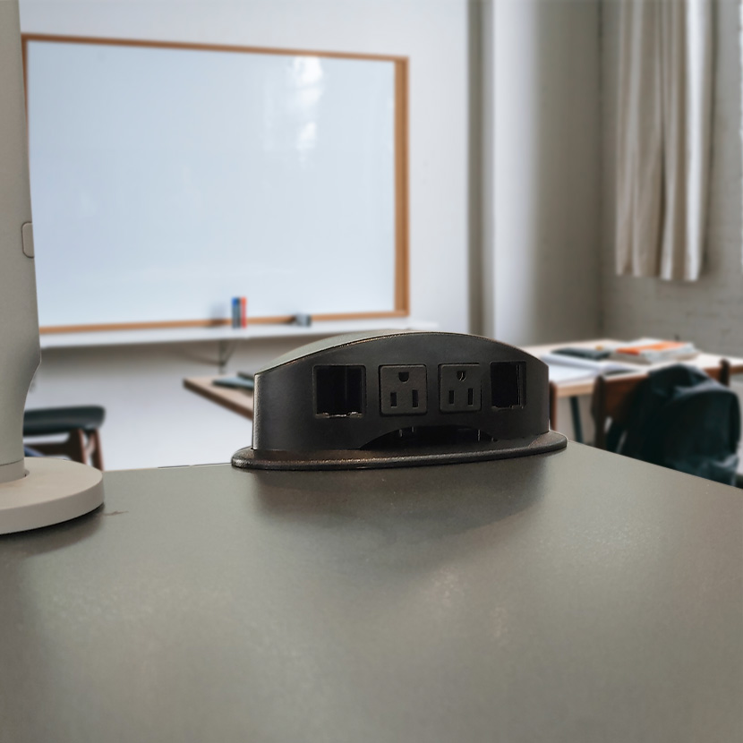 Multicontacto PDC para montaje sobre superficie, con 2 conexiones eléctricas y 2 puertos opcionales, acabado negro