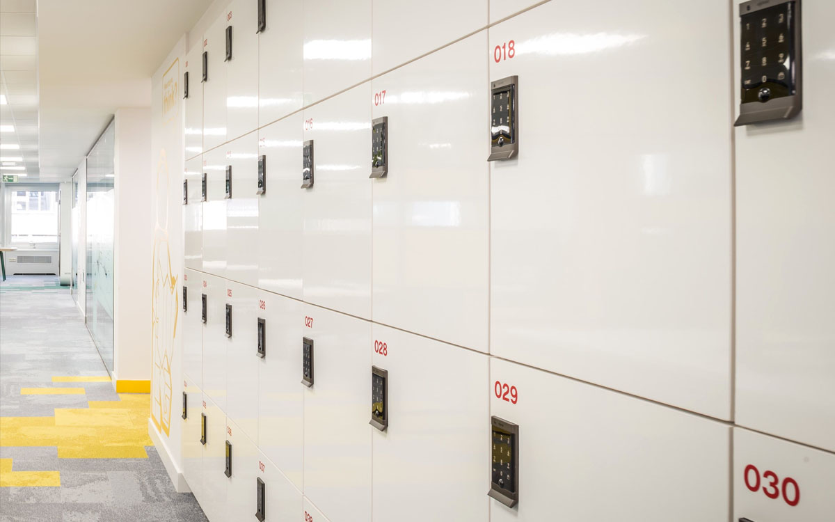 Cerradura electrónica OCS SMART para lockers o mueble, acabado grafito