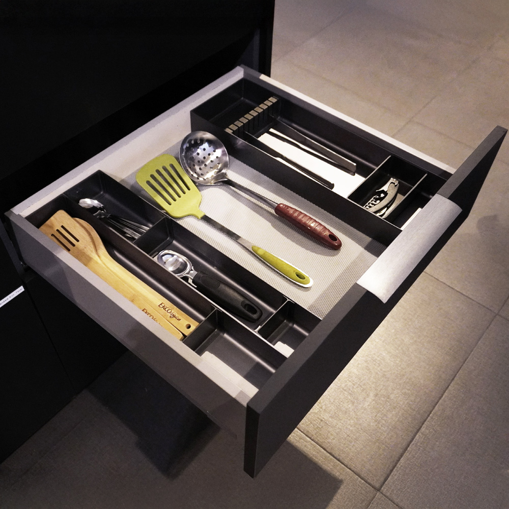 Cubertero REVEAL doble para cajón con 3 divisiones, de 472mm x 150mm, acabado aluminio anodizado antracita