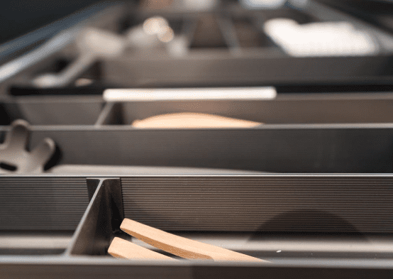 Sistema REVEAL perfil corte a medida para organización de cajones, long. 2100 mm, acabado antracita