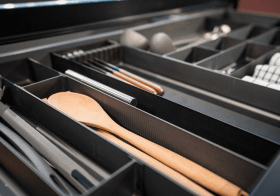 Sistema REVEAL perfil corte a medida para organización de cajones, long. 2100 mm, acabado antracita