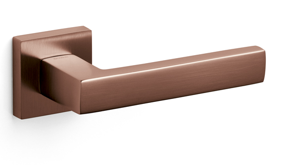 Set de manijas OLIVARI, modelo PLANETA Q, diseño de Luca Casini 2006