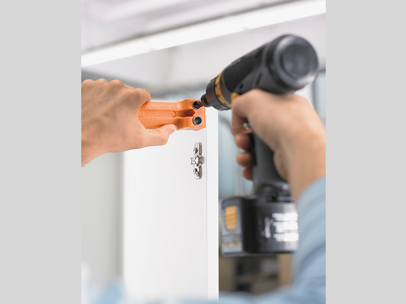 Plantilla para perforación de BLUMOTION en canto/TIP-ON.