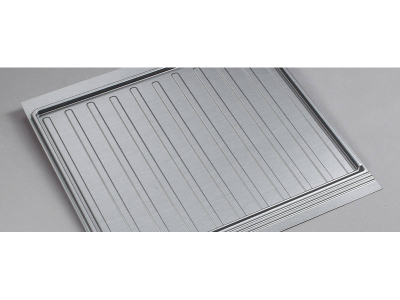 Tapete bajo fregadero PROTEC para gabinete de 1000 mm, medida 960 x 600 x 1.5 mm, color plata