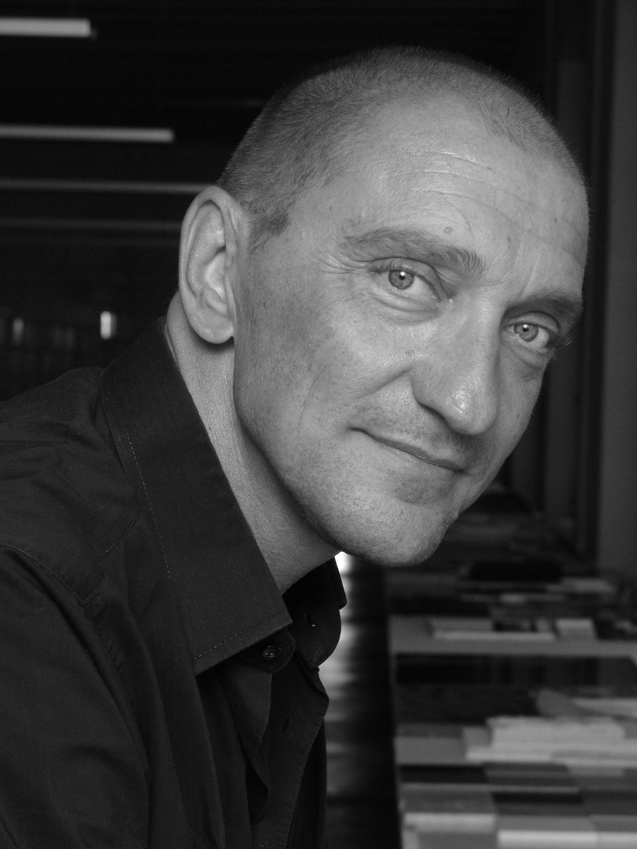 Set de manijas OLIVARI, modelo TOTAL, diseño de Rodolfo Dordoni, 2007