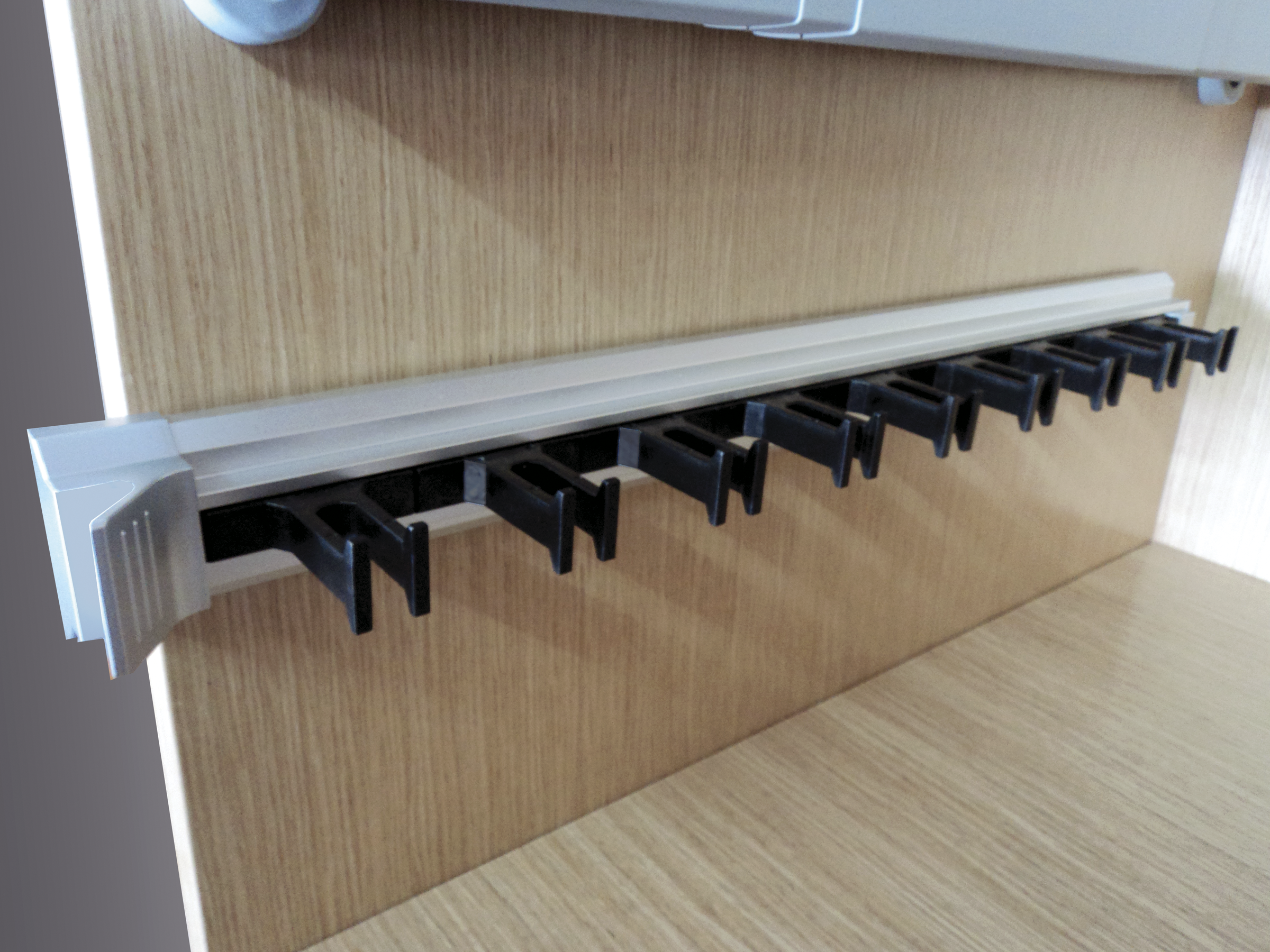 Cinturonero extraíble 9 ganchos, longitud 508 mm, sin espaciadores.