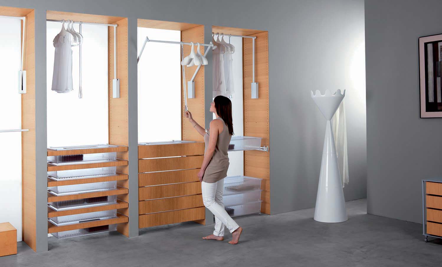 Mecanismo Colgador SERVETTO 3T, extensión de 750 a 1100 mm, capacidad de carga 10 kg, color blanco