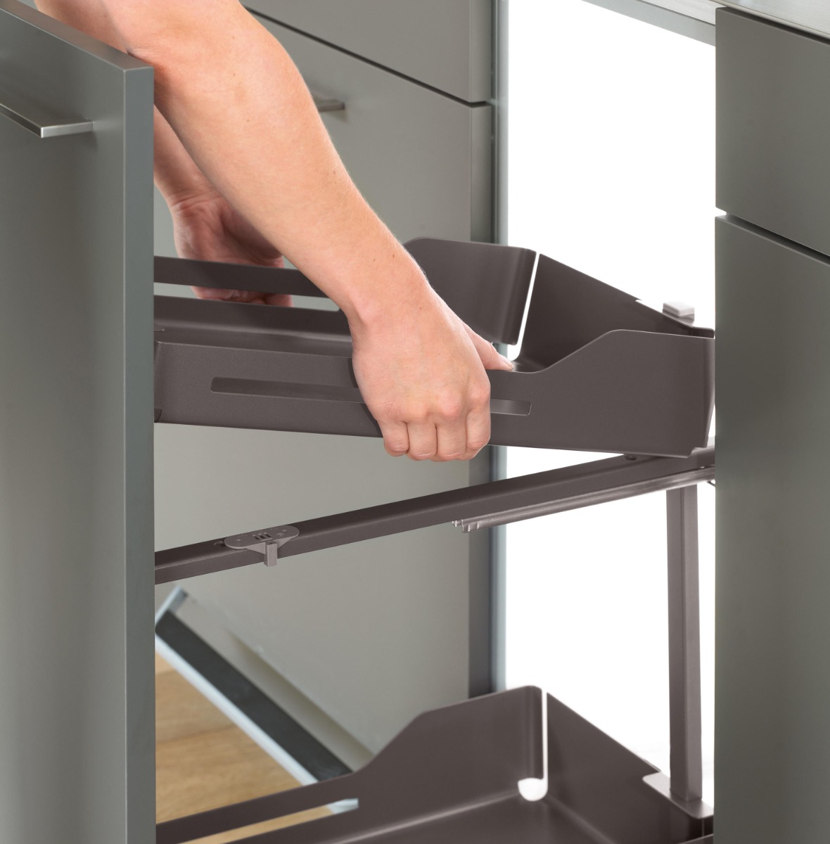 Extraíble botellero SNELLO, línea LIBELL para gabinete de 150 mm