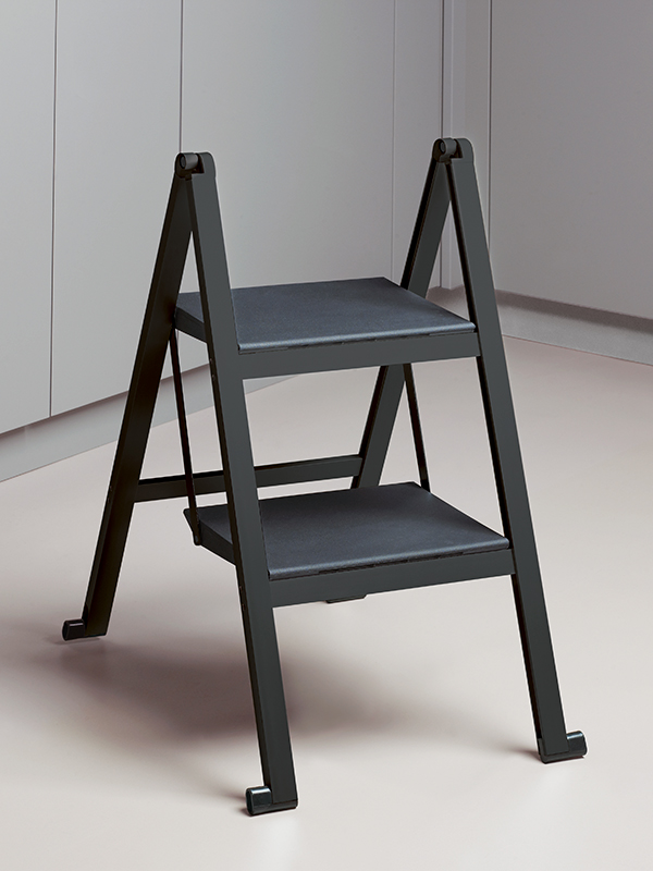 Escalera abatible STEPOLO 2, 2 escalones 190/440 mm, capacidad 120 kg, color negro.