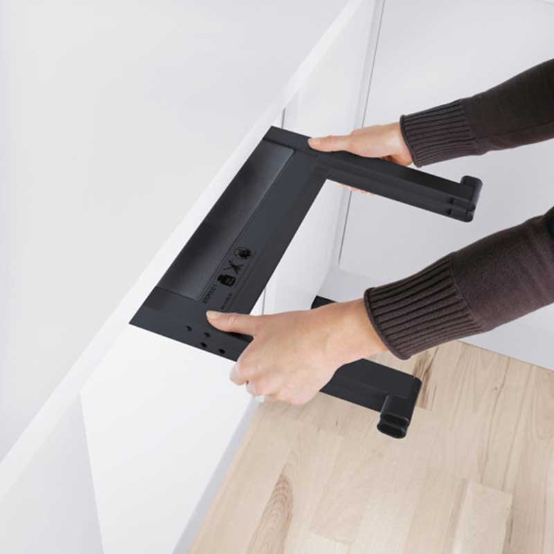 Escalera abatible STEPOLO 2, 2 escalones 190/440 mm, capacidad 120 kg, color negro.