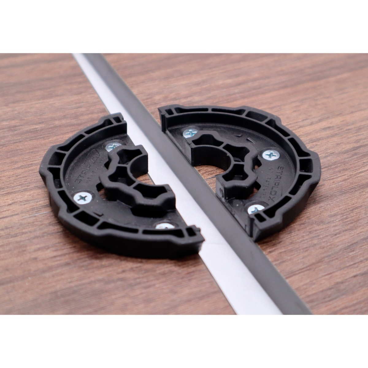 Sistema de unión STRIPLOX 180D 114 mm, para unión de dos cubiertas, color negro