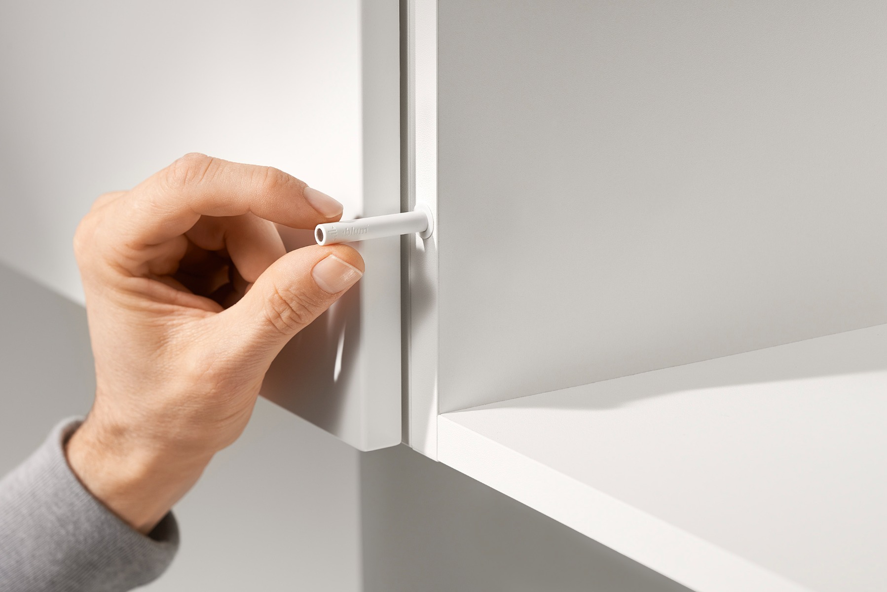 TIP ON para puertas / Mecanismo de apertura para puerta sin jaladera, color blanco