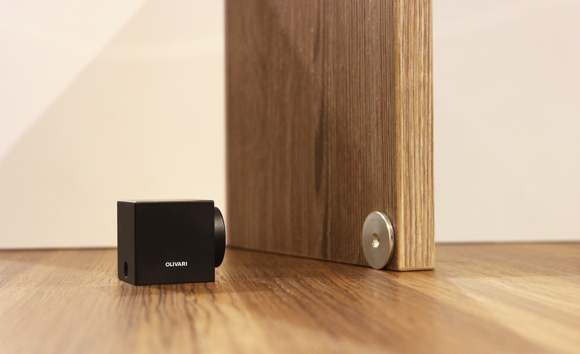 Tope para puerta OLIVARI, modelo CUBO