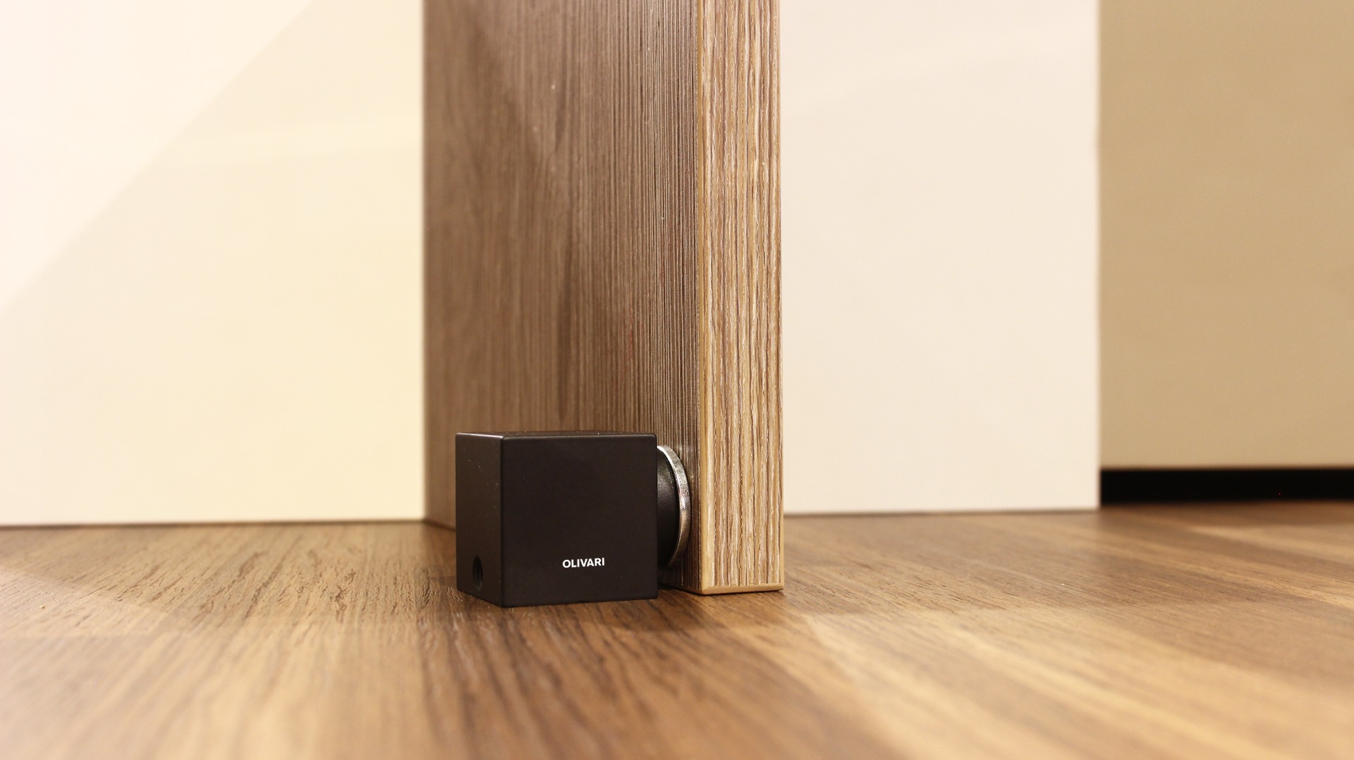 Tope para puerta OLIVARI, modelo CUBO