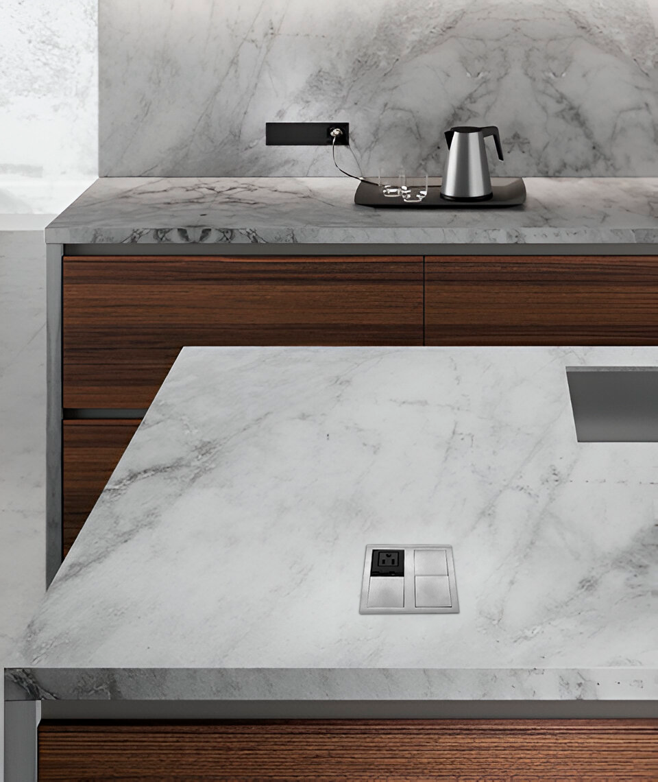 Multicontacto VERSA HIT para embutir, 2 sockets, acabado acero inox