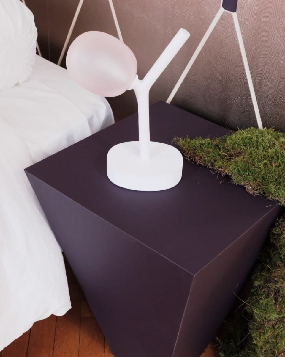 Tablero de MDF con laminado FENIX, Viola Orissa y trascara HPL Night Shade, formato 1.22 x 2.44 m