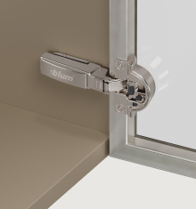 Bisagra 95 grados para puertas de marco aluminio angosto